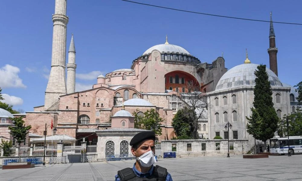 Βροντοφωνάζει Τούρκος ιστορικός: Άμεσα να κλείσει η Αγιά Σοφιά- Θα καταρρεύσει το κτίριο των 1.500 ετών!